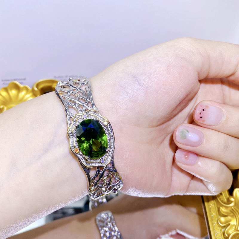 Used Jewelry Watches - „Ghost Artifact“-Halskettenanhänger, Ohrringe, Ring und Armband-Set