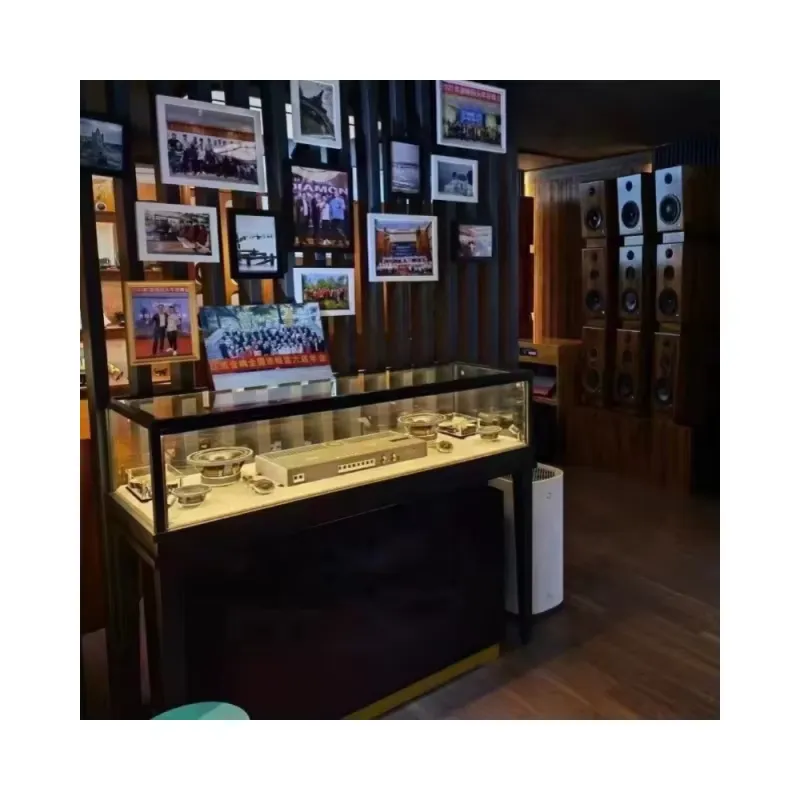 Maßgefertigte moderne Holz-LED – Used Jewelry Watches Bewertung und Preis