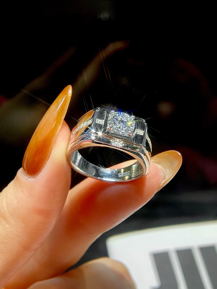 Echter 1 Karat Modischer Zerti – Moissanite Ring Bewertung und Preis