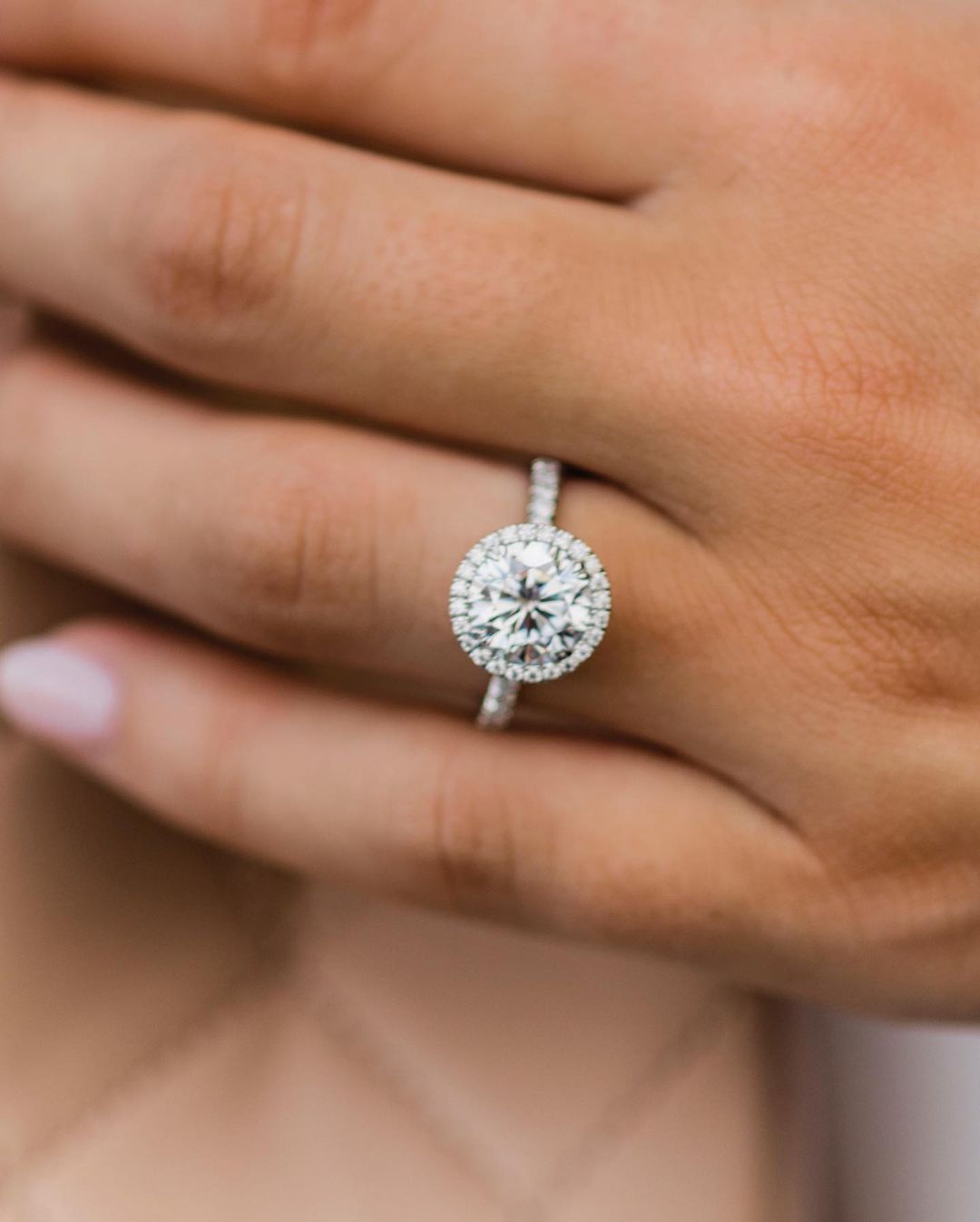 2,5 Karat Laborgezüchteter Moi – Moissanite Ring Bewertung und Preis