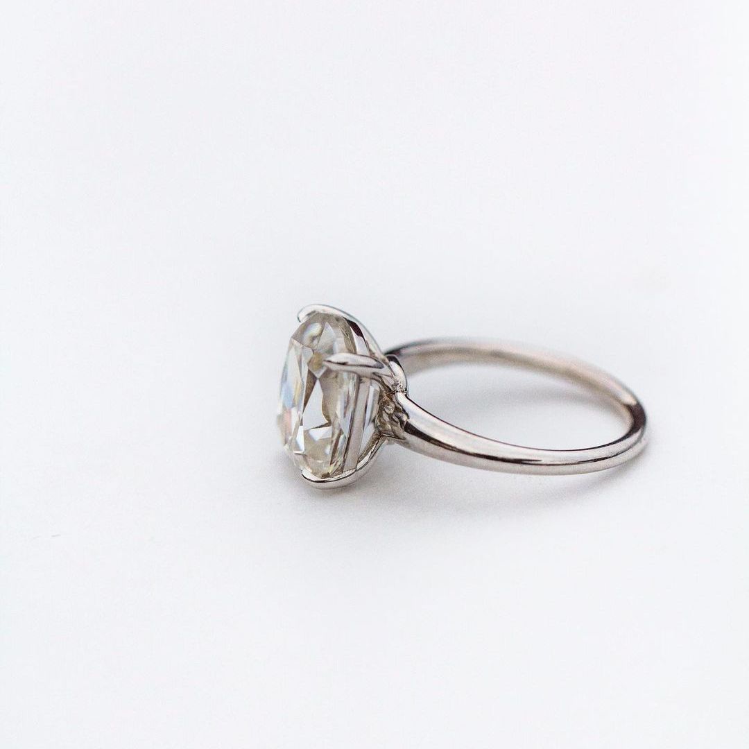 Old Mine Cushion Cut 6 Karat M – Moissanite Ring Bewertung und Preis