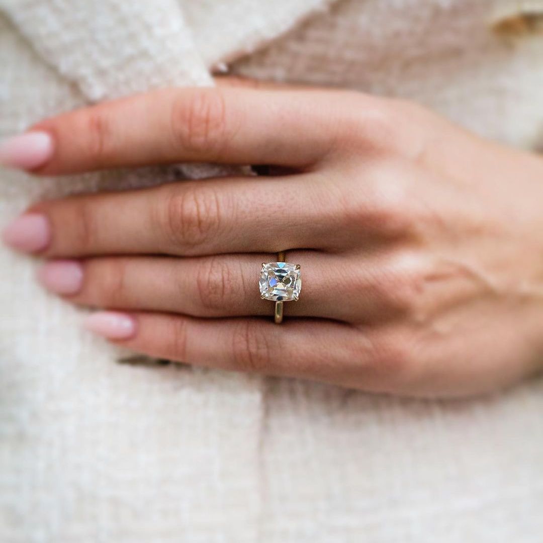 Old Mine Cushion Cut 6 Karat M – Moissanite Ring Bewertung und Preis