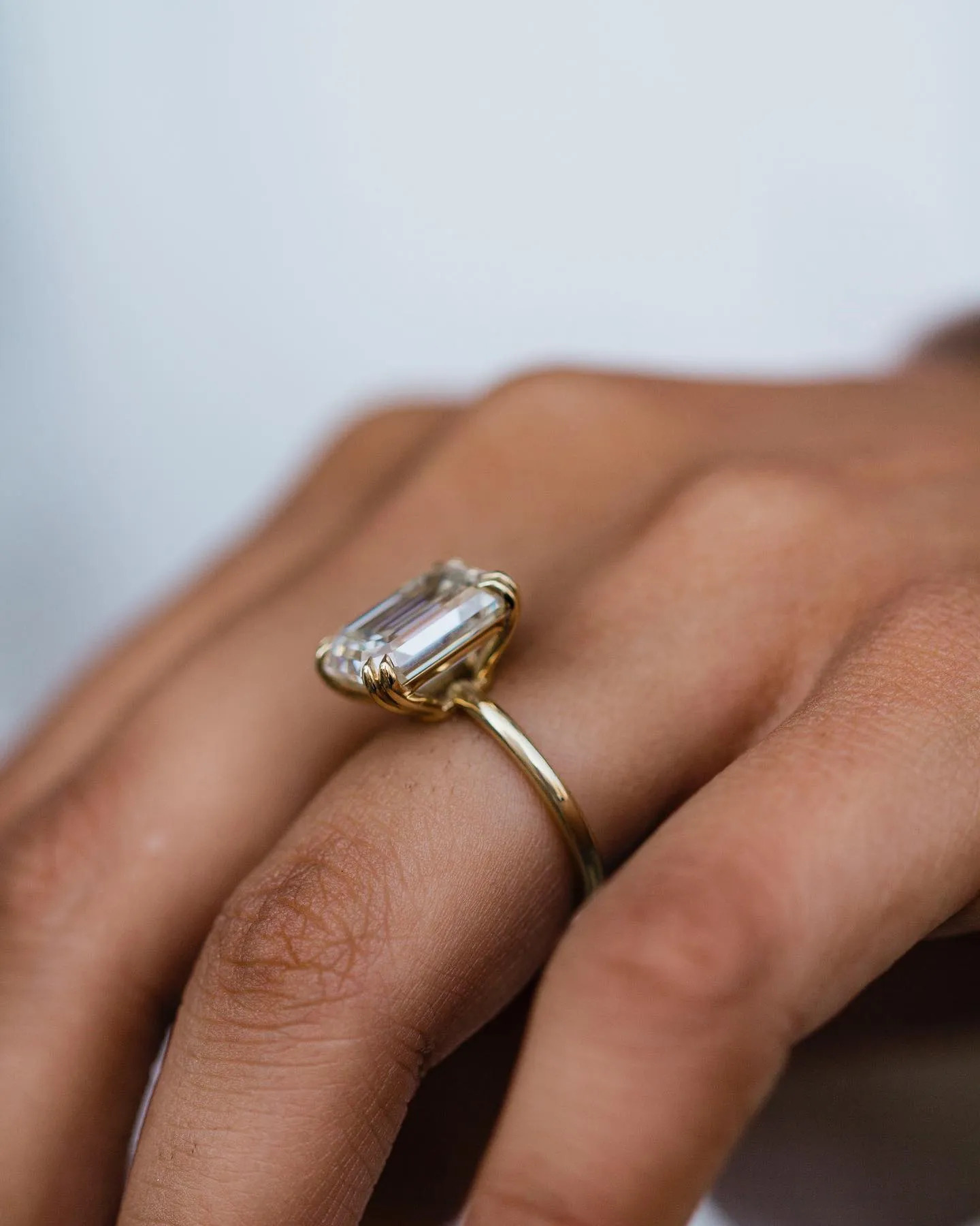 Old Mine Emerald Cut 6 Karat V – Moissanite Ring Bewertung und Preis